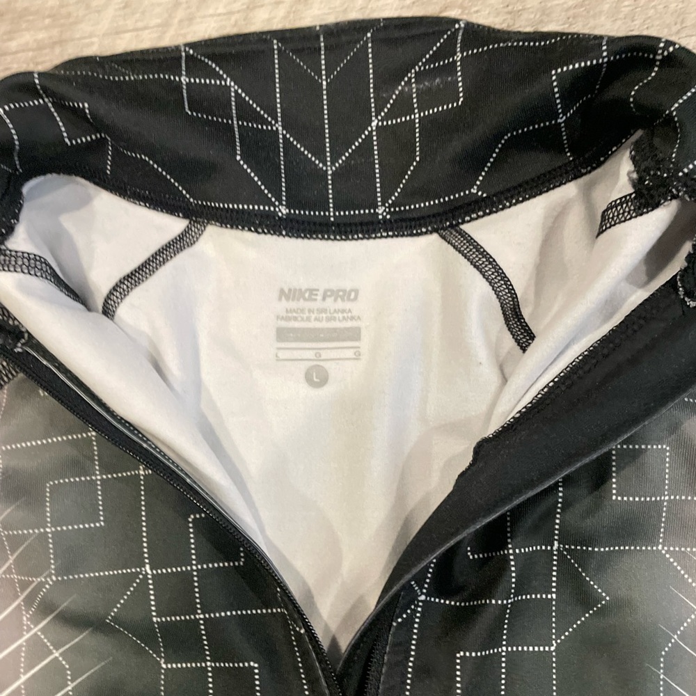 Nike zip-up - Picture 2 of 3